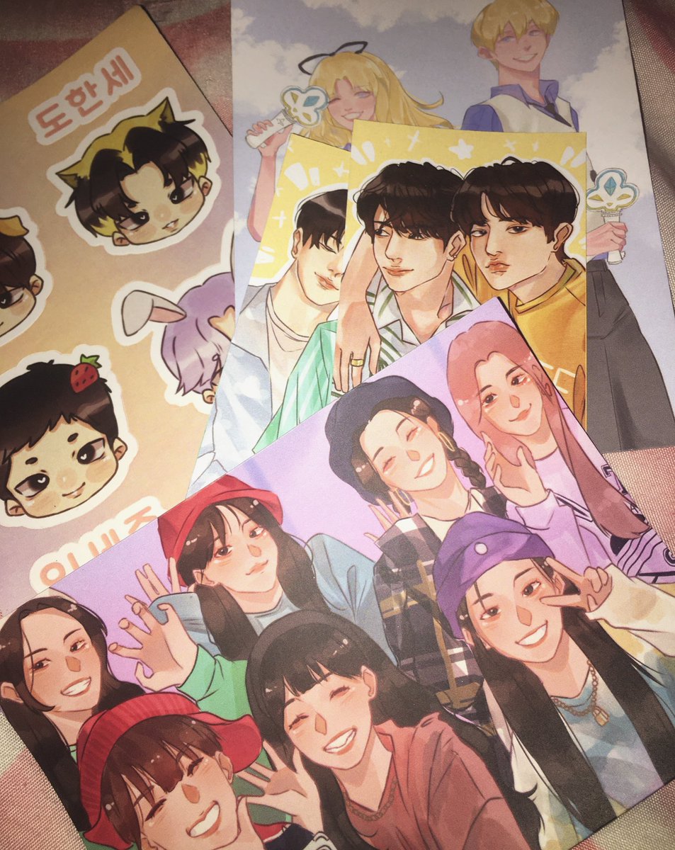 weirdspirits's tweet photo. aaa finally dapat artprint giveaway dari @ddaddalgi aaaa artnya cakep cakep banget 😭😭❤️✨ makasih banyakk hihi https://t.co/1s8B65OIIO