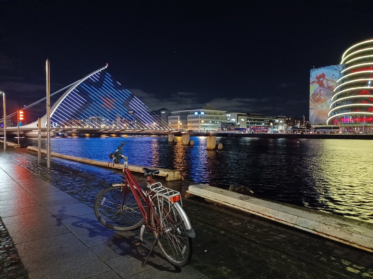 Dublin Winter Lights by bike
#DublinWinterLights @DubCityCouncil