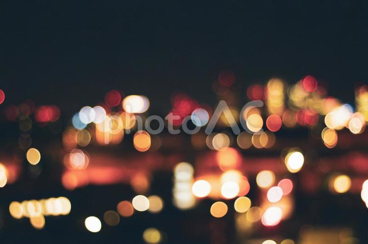 【photoAC】
タイトル：夜の街の光（ボケた光）
photo-ac.com/main/detail/22…

#フォトAC #photoAC #ストックフォト #フリー素材 #玉ボケ #街 #街明かり
