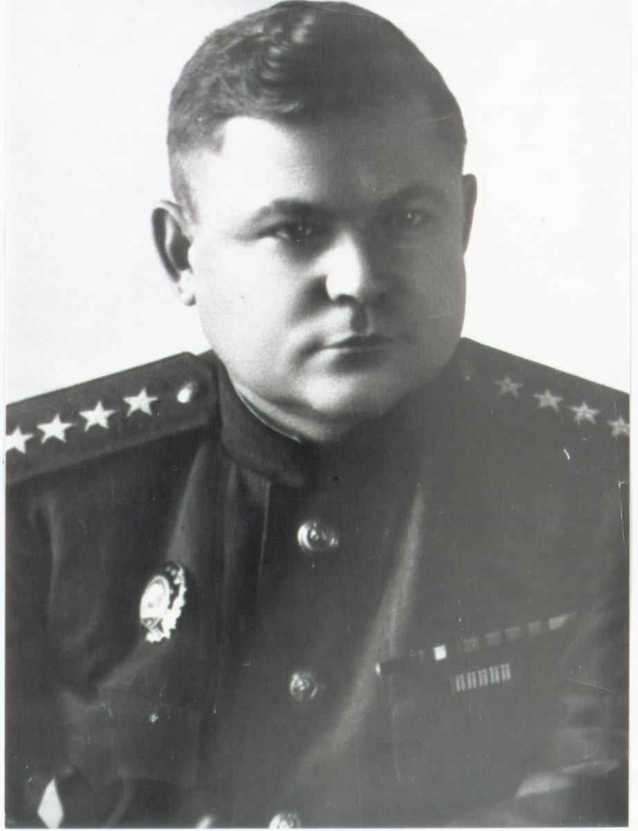 #день_в_истории 
16 декабря 1901, в селе Чепухино близ города Валуйки родился Николай Фёдорович Ватутин — советский военачальник, генерал армии (12 февраля 1943 года), Герой Советского Союза (15 апреля 1965 года, посмертно).

#Ватутин #музейдиорама #белгород