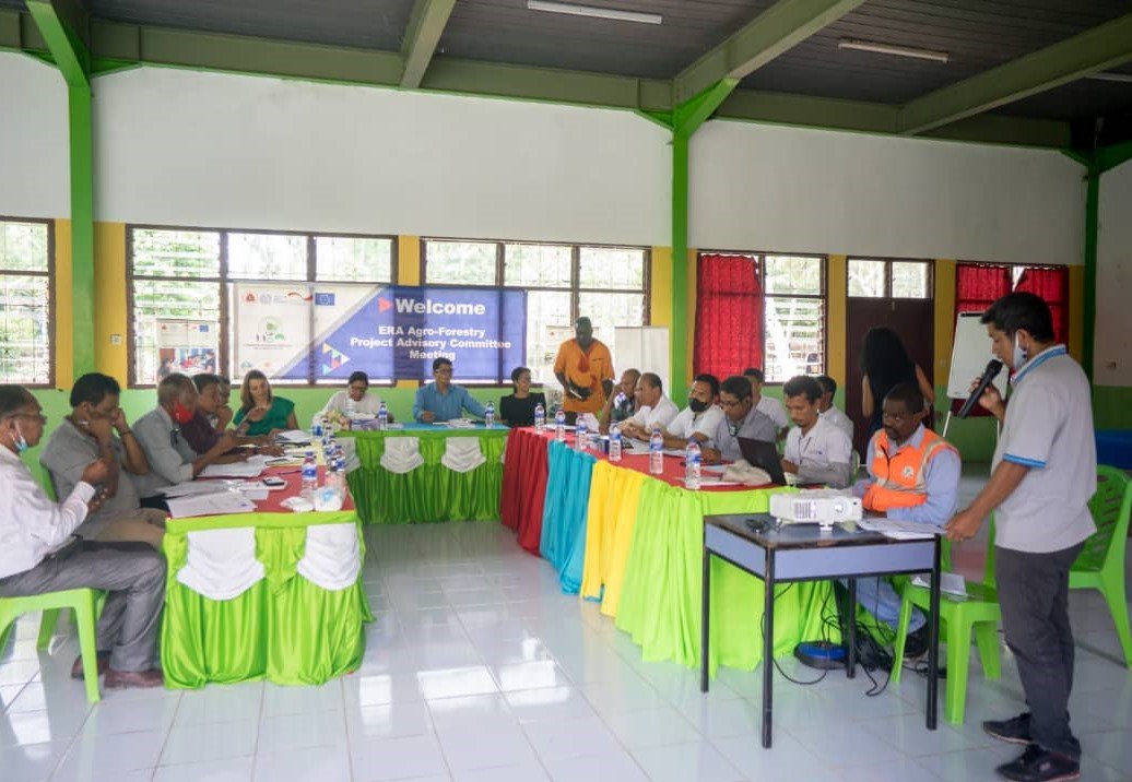 ERA_AF_TL's tweet photo. The ERA-AF project held its 3rd Project Advisory Committee (PAC) meeting in #Lautem Municipality on December 9th, 2021. The PAC meeting was preceded by a site visit to ERA-AF #roads... For details, click 👉https://t.co/g2fwbwCcA9 

The project is funded by @EU_TimorLeste https://t.co/qhWyN1cEc8