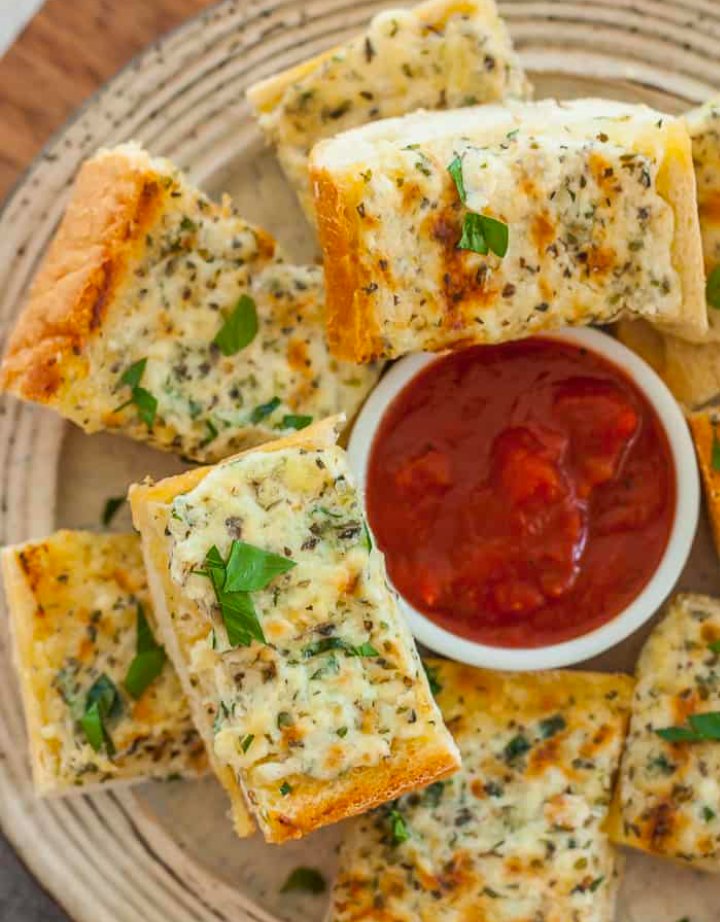 66Werle's tweet photo. Vegan Garlic Bread with bits of fresh basil and scratch made GRAVY.
100% Plant Based
CHEF Jeffrey Byron https://t.co/gVJY7ybTvz
