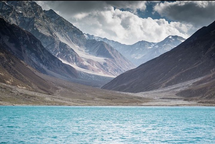 Advpakistan1's tweet photo. Lake Saiful Muluk
#SaifulMuluk is a #mountainous #lake located at the #northern end of the #KaghanValley, near the #town of #Naran in the #SaifulMuluk #NationalPark. At an #ELEVATION of 3,224 m (10,578 ft) above #sealevel, and is one of the #highest #lakes in #Pakistan. https://t.co/DtDW2Nwlng