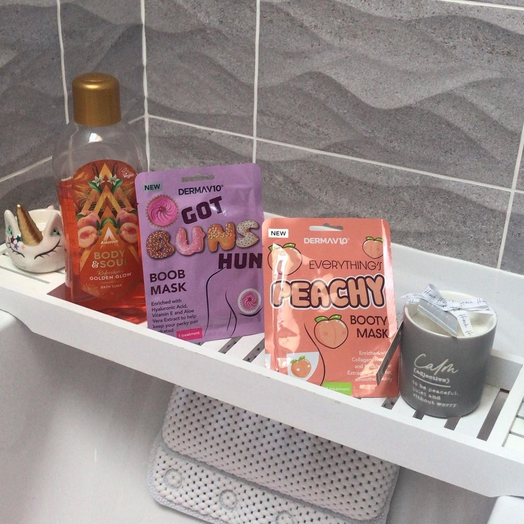 DermaV10's tweet photo. Have you tried either of our fabulous Boob and Booty Masks yet? π€ π
Shop the cheeky duo now at @poundland π€©.
#dermav10 #bootymask #boobmask #poundland https://t.co/nUZl4VAA44