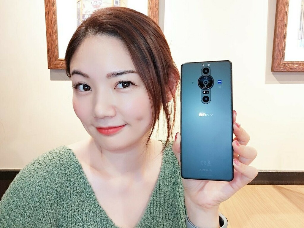 AyanoTDO's tweet photo. Xperia PRO-I 5G smartphone with 1-inch image sensor, triple camera array @sonyxperia @xperia_japan #SonyXperia #XperiaPROI #THECamera #カメラ極まる
📷 https://t.co/tM4nvR7AyS https://t.co/8i9U1F0xpW