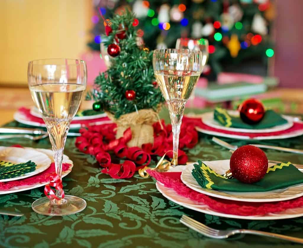 ¿Alguien por ahí? Si en Navidad estás viendo el Twitter a las 9:07am déjanoslo saber con un  ❤️ ❤️ ❤️