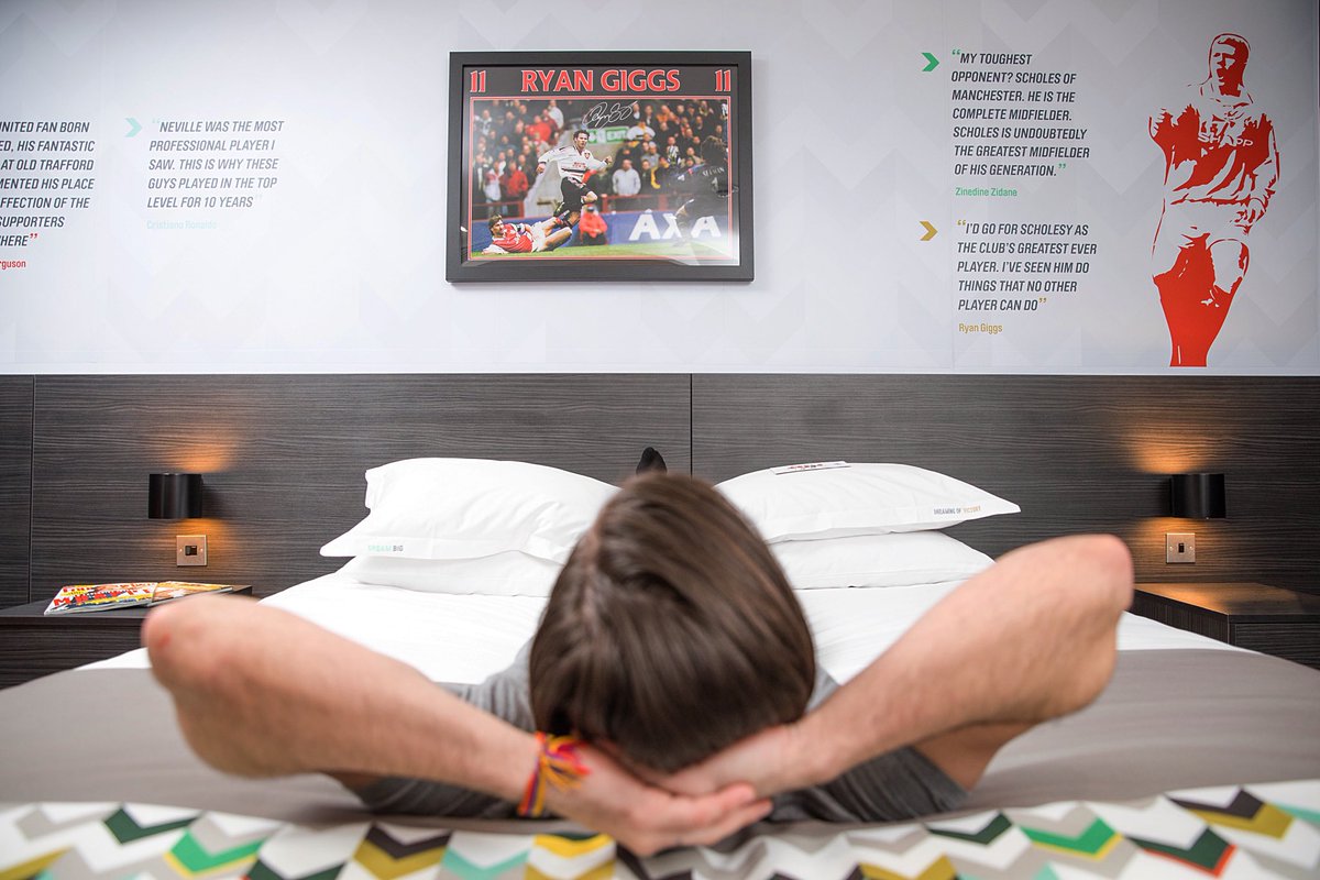 hotelfootballuk's tweet image. Day 16 of 24. Give yourself something to look forward to or a loved one the perfect Christmas gift. Take part in today’s giveaway to win £75 HF gift voucher! All you have to do to win is follow @hotelfootballuk, like &amp;amp; retweet! #HFChristmasCountdown 🎅🏻 

Good luck!🤞🏻