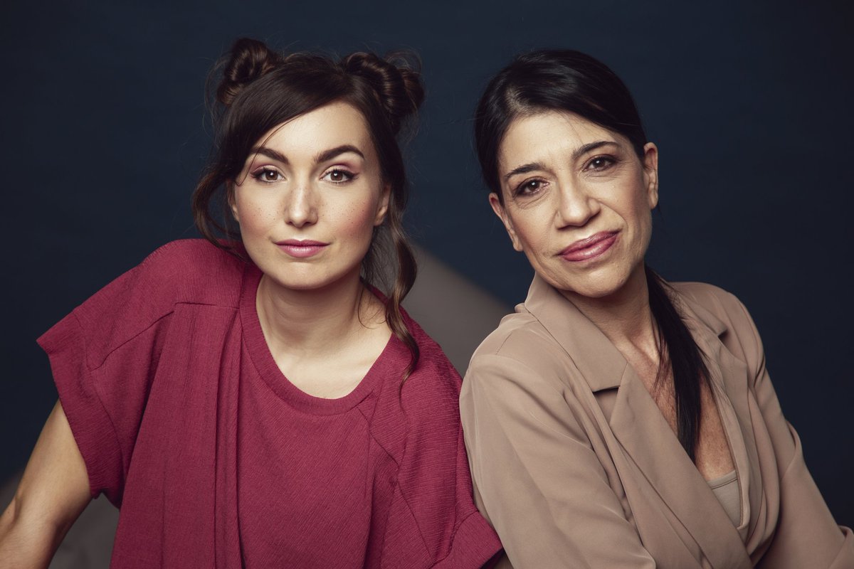 Estas dos grandes actrices tienen hoy ensayo general de 'Aquellas migas de pan' y el próximo sábado estrenan en el Teatro Principal de Burgos.
Estamos deseando compartir el trabajo de muchos meses, de mucha gente.
Gracias Carmen Ibeas y Mónica Bardem y gracias a todo el equipo.