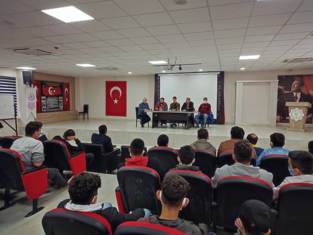 FinikeMtal's tweet photo. 16/12/2021 Tarihinde okulumuz Turgut Burkay Korkmaz Konferans Salonunda Sektör Temsilcilerinin Katılımıyla Elektrik-Elektronik Teknolojisi Alanı Kariyer Günleri Etkinliği Gerçekleştirildi. https://t.co/0pFtWmzDsu