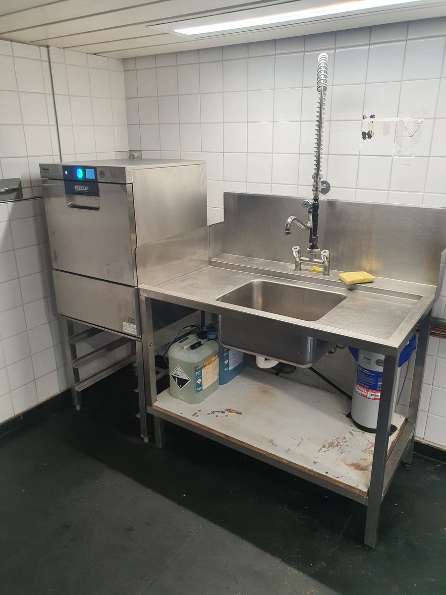 Plaatsing &amp; Levering Hobart FX voorlader vaatwasmachine #RVS #hobartnederland #grootkeukentechniek #horeca #marine #grootkeuken #vaatwasser #professioneel #amsterdam #horecavaatwasmachine #brita.nederland