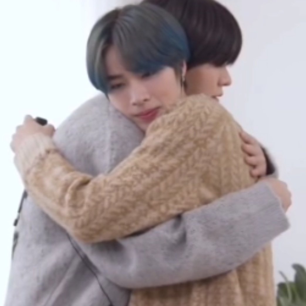 xiaojun and yuta hug 🥺 so heartwarming