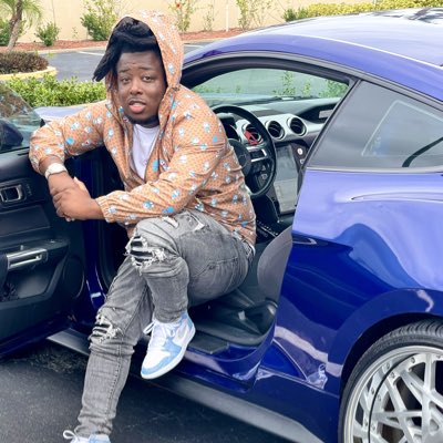 Lanate's tweet photo. #NewProfilePic https://t.co/YbFcJhlSfI