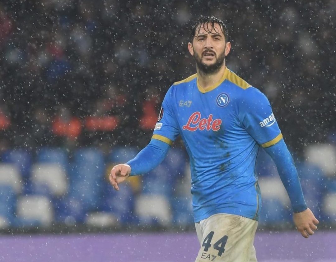 FrSerieA's tweet image. [Di Marzio] Accord entre Naples et l'Olympiakos pour un retour de #Manolas en Grèce. Les visites médicales ont déjà eu lieu, les derniers détails sont en train d'être réglés. Les supporters attendent le défenseur central vers 18h.