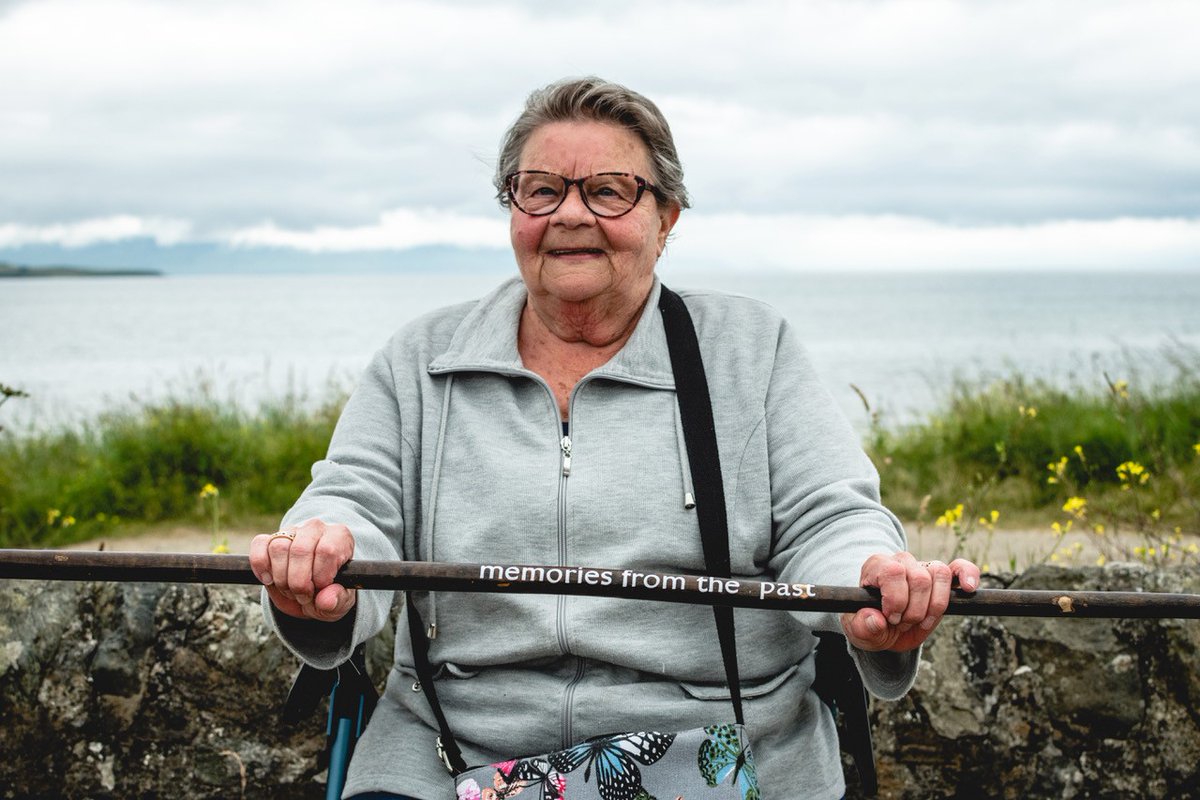 walking_scot's tweet photo. As we approach mid-winter it’s good to look back to summer’s sunny days when our artist in residence, Alec Finlay, worked with the @ScotVArthritis on the Isle of Bute to create a series of poetry walking sticks.
Photos by Sam MacDiarmid
#CreativeWalking #EverydayWalking https://t.co/lKpR0B6cot
