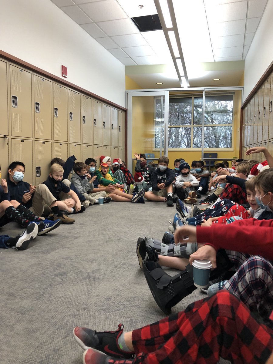 cte803's tweet photo. Grade Six family meeting! Compliment Circle recognizing kindness ⁦@MVMiddle⁩ https://t.co/SyNizTA0XB