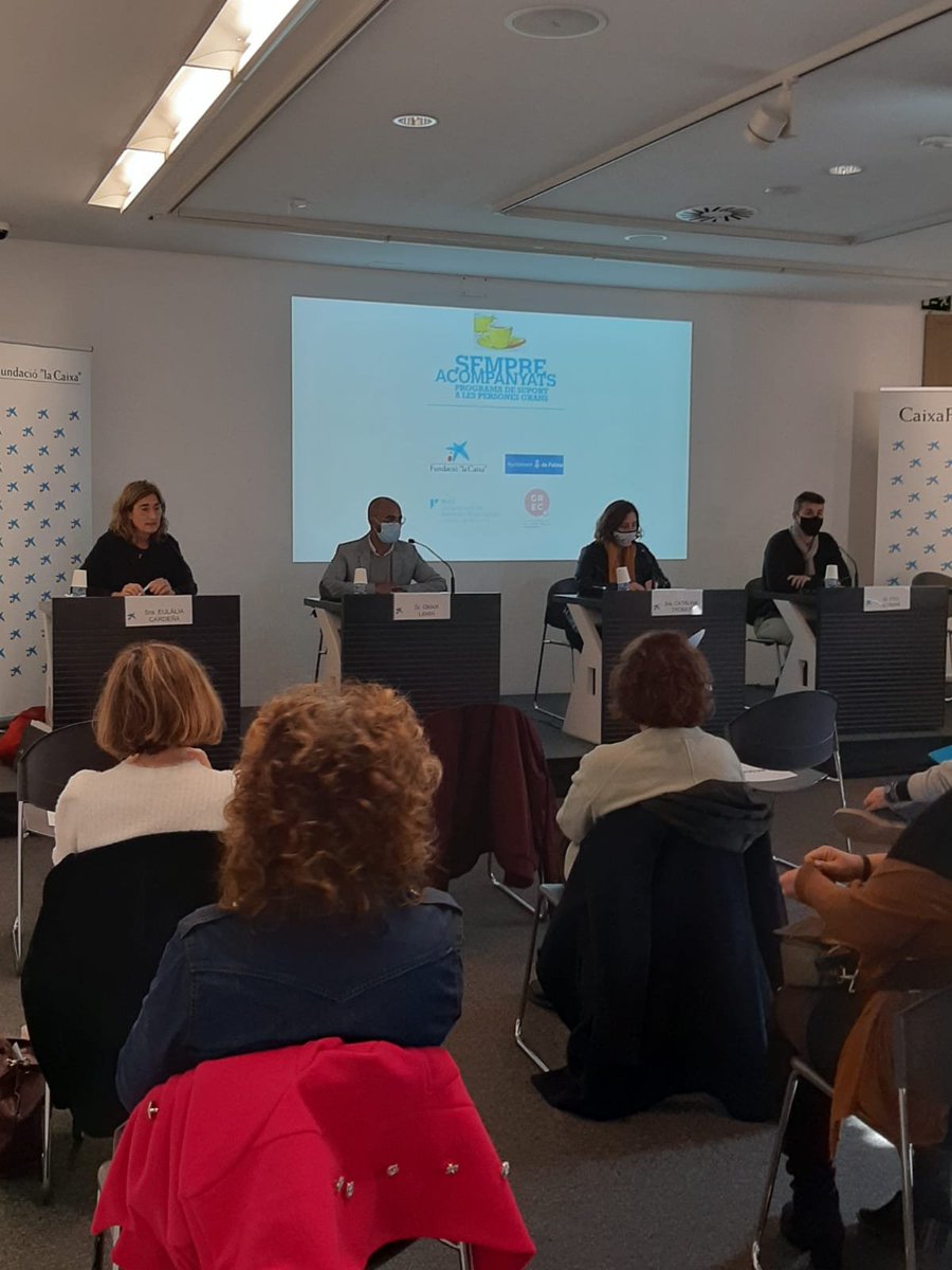Participant a les jornades de "4 anys d'experiències en la prevenció i abordatge de la soledat de les persones grans. <a href="/FundlaCaixaCAT/">Fundació ”la Caixa”</a>
