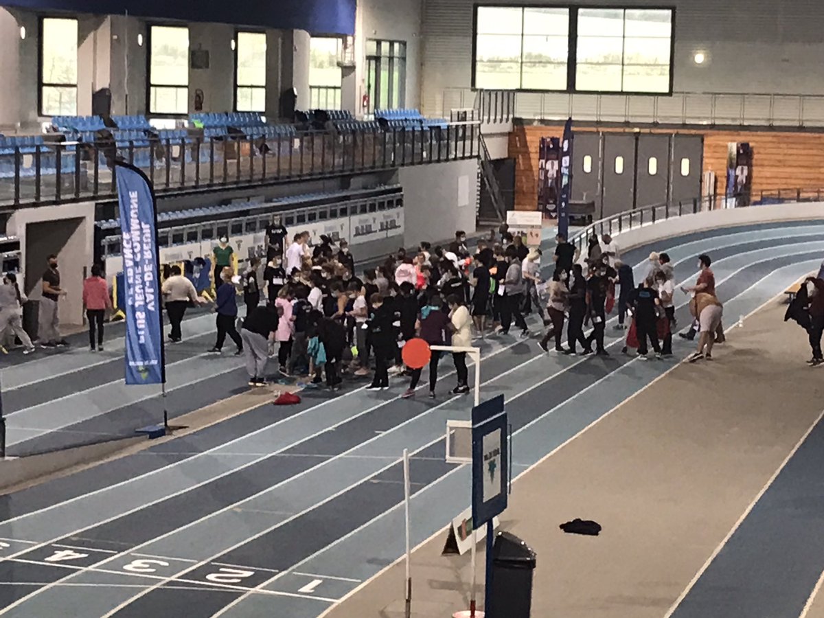 MullierBrice's tweet photo. Du stade vers l’emploi, recruter par #competences après le partage des valeurs sportives avec @FFAthletisme @meetingdeleure et @Poleemploi_Ndie https://t.co/5IGcVVxDzR