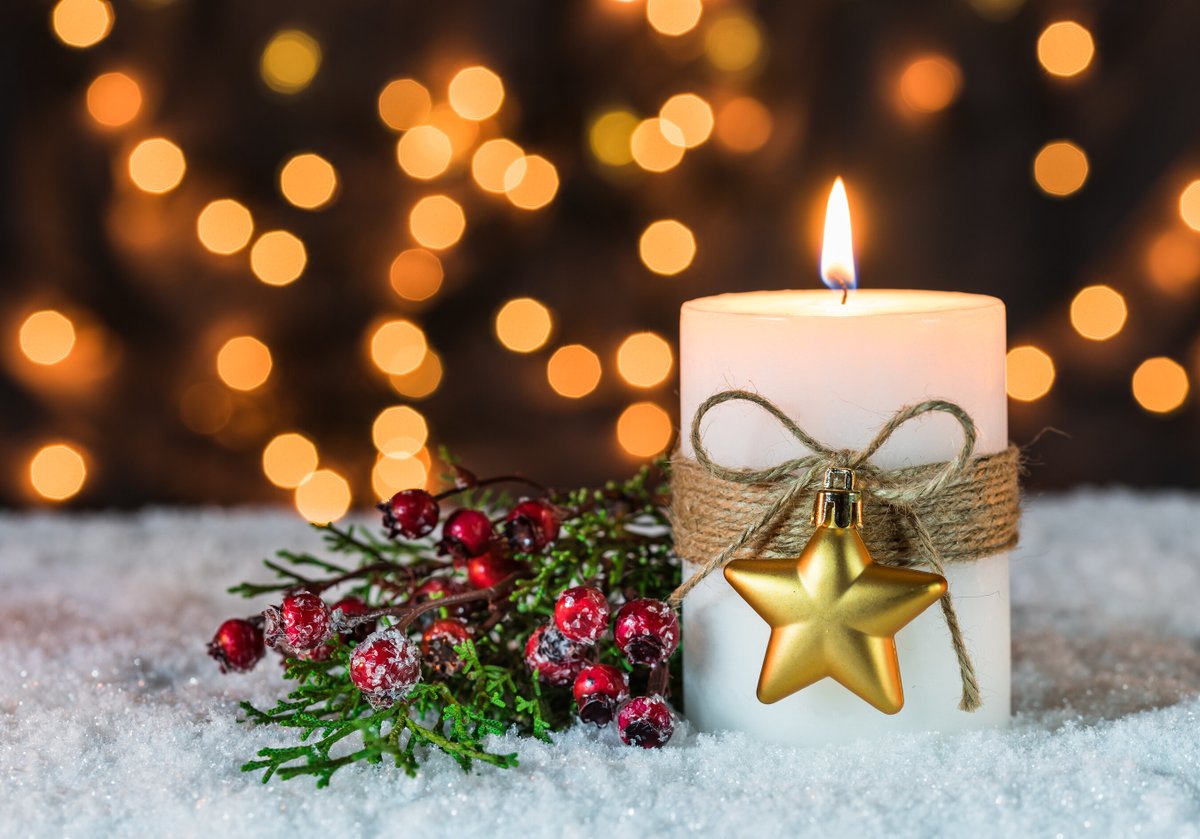 AnneRobsonTrust's tweet photo. Wishing all our followers and supporters a Merry Christmas. Thank you for your continued support.

Please remember, if you, or someone you know, needs support over the festive period, our freephone Helpline is available, Monday – Friday, 12pm-6pm, on 0808 801 0688.

#ChristmasEve https://t.co/6eTQatSVqw