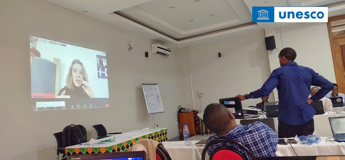 unescobdi's tweet photo. On the #2ndday of the #MIL Workshop. The #25participants learnt about algorithms and online personal data and how to initiate projects about #MIL. Thank you Prof @divinameigs from @SavoirDevenir
 for sharing your knowledge and experience on #MIL.  #MILBurundi https://t.co/bzv2sfG44l
