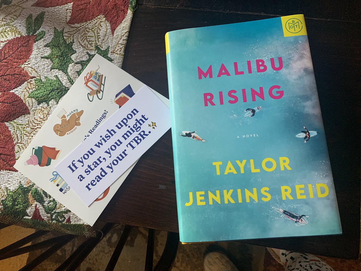 KaytlynSingell's tweet photo. Got my first ever @bookofthemonth such a great read to end the year!! #books #booktweet definitely try it out!! https://t.co/ceoxYs40Wo https://t.co/qmxHtLsOb2