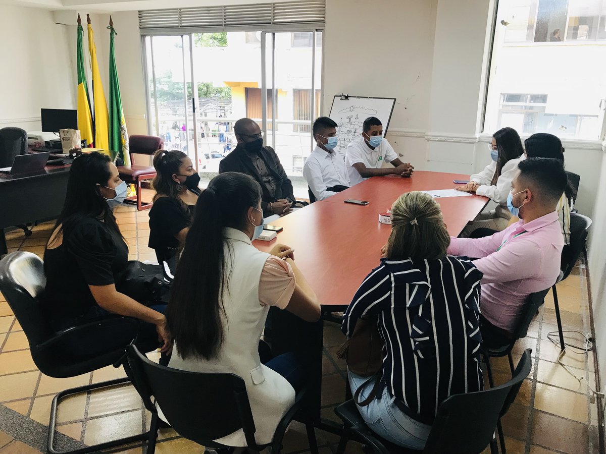 PersoArmen's tweet photo. premiación a los mejores proyectos de incidencia presentados en el diplomado “construyendo ciudadanía”.
proyectos: primer puesto: Importancia de las empresas públicas de armenia con el agua, segundo puesto: Campaña de protección adulto mayor, tercer puesto: Pandemia y la cultura. https://t.co/fQMavuKQUL