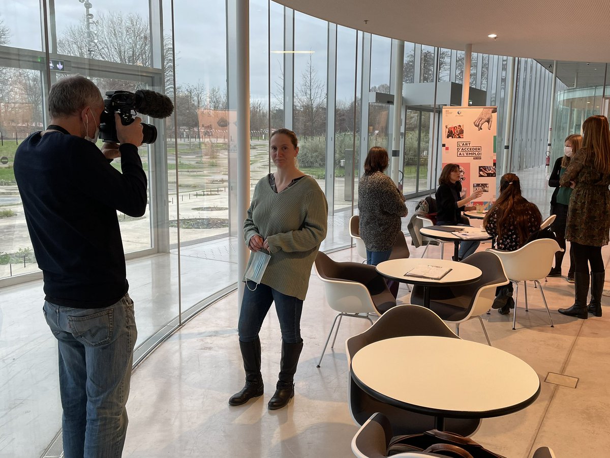 Remyjourdain's tweet photo. 🔚Clôture de l’action #lartetlemploi au @MuseeLouvreLens ce matin! Clap de fin pour 10 demandeurs d’emploi qui ont utilisé l’art pour accéder à l’emploi! 👏aux équipes! #avecpoleemploi @poleemploi_HDF @VLecreux @FredericDanel @JlucDerambure https://t.co/K9p0ax4Xcn