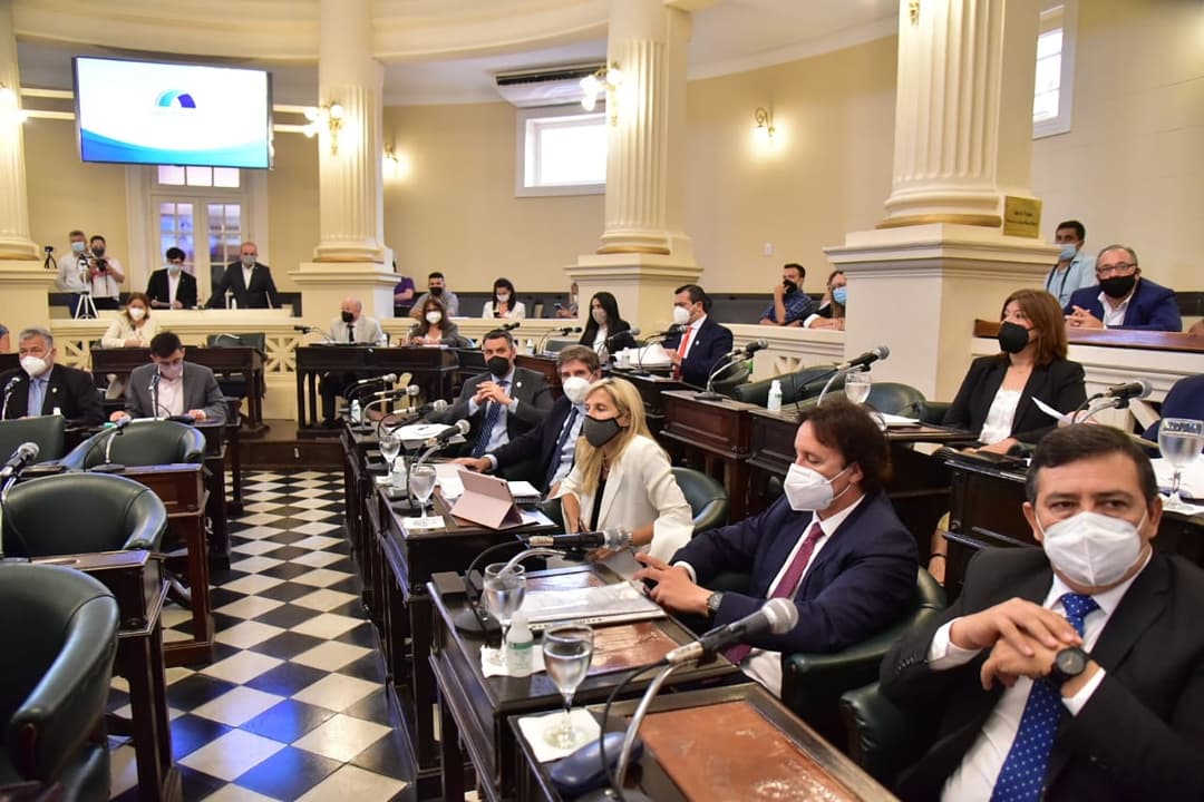 TaleroPodesta's tweet photo. Dimos tratamiento a importantes proyectos en la última sesión extraordinaria. Así, obtuvo media sanción el Presupuesto 2022. https://t.co/C0RNcWWQhW