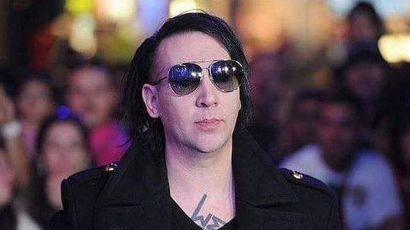 oOEdeaOo's tweet photo. Marilyn Manson parece Nicolas Cage disfrazado de Marilyn Manson 🤣🤣🤣🤣 https://t.co/CtLbLeoKI4