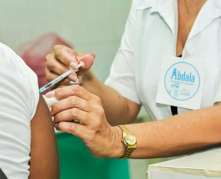 Nuestras vacunas vs #Covid19, junto a protocolos establecidos, cambiaron comportamiento de la pandemia en #Cuba y son garantía para disfrute de la nueva normalidad.

Las +29 millones de dosis aplicadas han permitido que 95,9% de la pobl.🇨🇺 vacunable cuente con esquema completo💉.