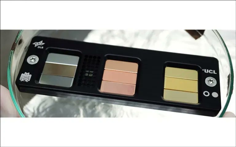 Day 16 of our holiday calendar. 🎁

#Throwback to August when UCL's research travelled to space! 🚀 Project equipment from UCL's Centre for Nature-Inspired Engineering ( <a href="/UCLCNIE/">Centre for Nature Inspired Engineering</a> &amp; <a href="/uclchemeng/">UCL Chemical Engineering</a>) made its way to the International Space Station (ISS)!

➡️ ucl.ac.uk/chemical-engin…