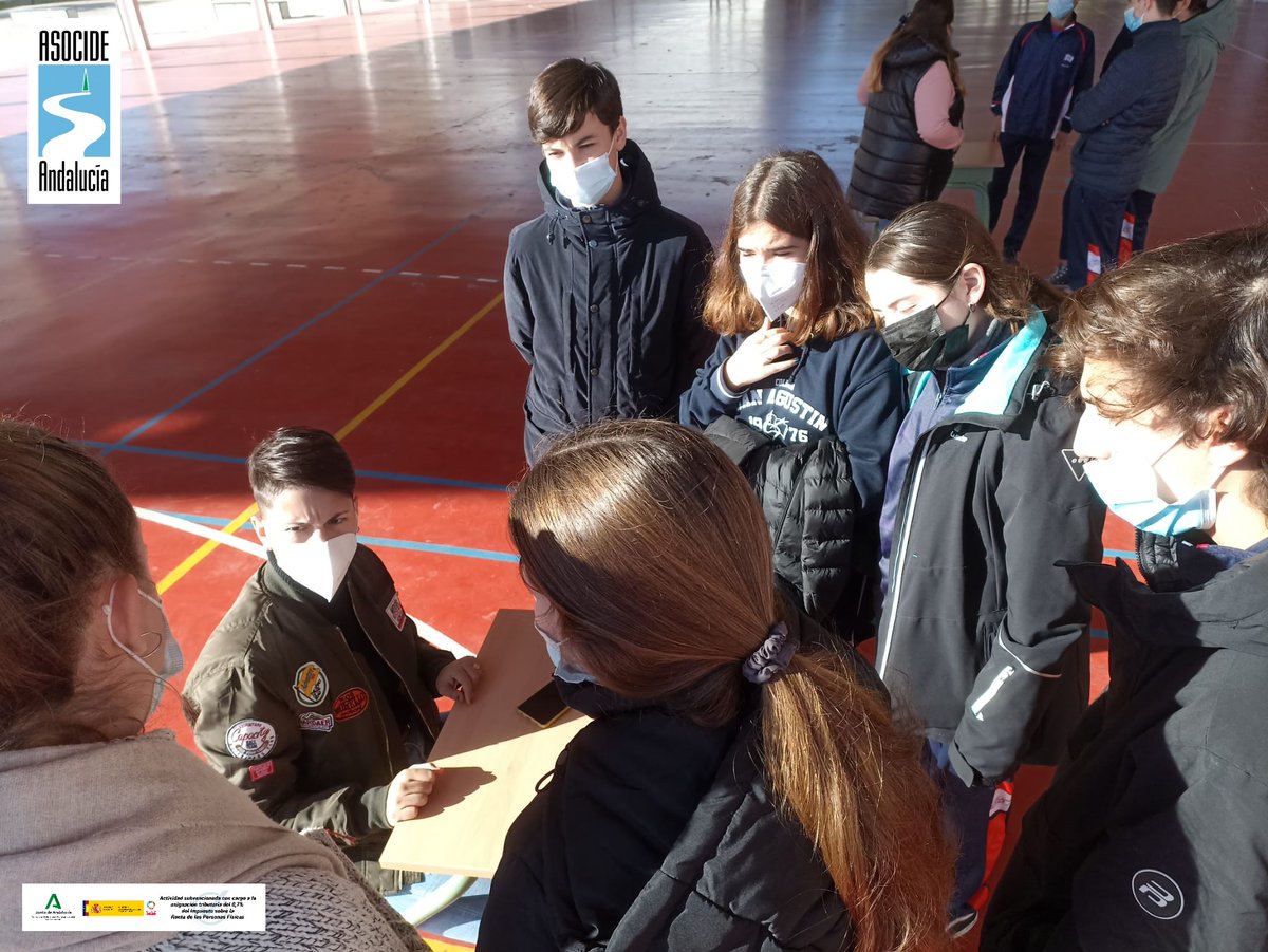 ASOCIDEAnd's tweet photo. Aquí tenéis a nuestra ADECOPSC Cristina junto a uno de nuestros socios, Daniel, visitando el colegio "San Agustín" (en Sevilla) como parte de las Campañas de Sensibilización que se están llevando a cabo desde ASOCIDE Andalucía. https://t.co/9o2IThZPP8