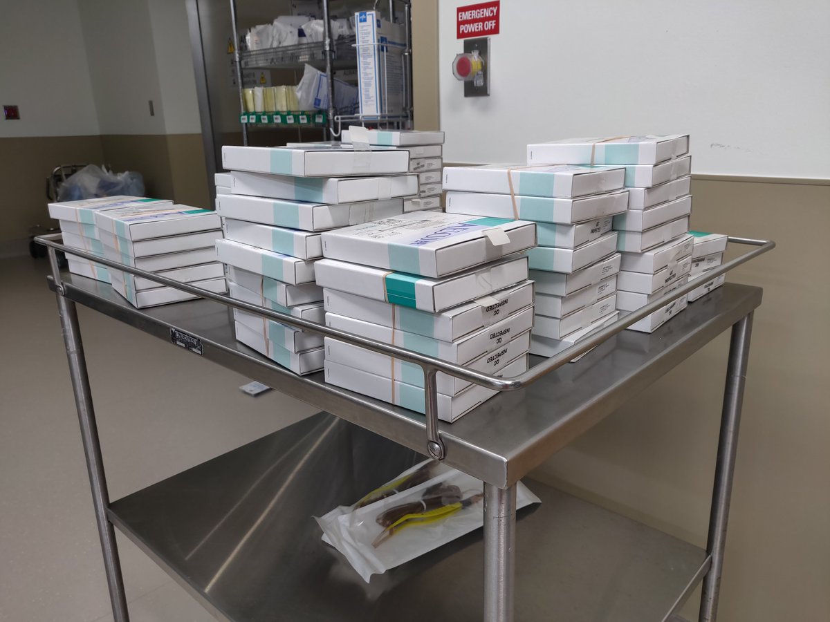 VinShenBan's tweet photo. Any guesses on what we are up to today? @youngneuros @BrainSpineGroup @CNS_Update @UTSWNSResidency #anotherlongday https://t.co/8qoBtBSzR4