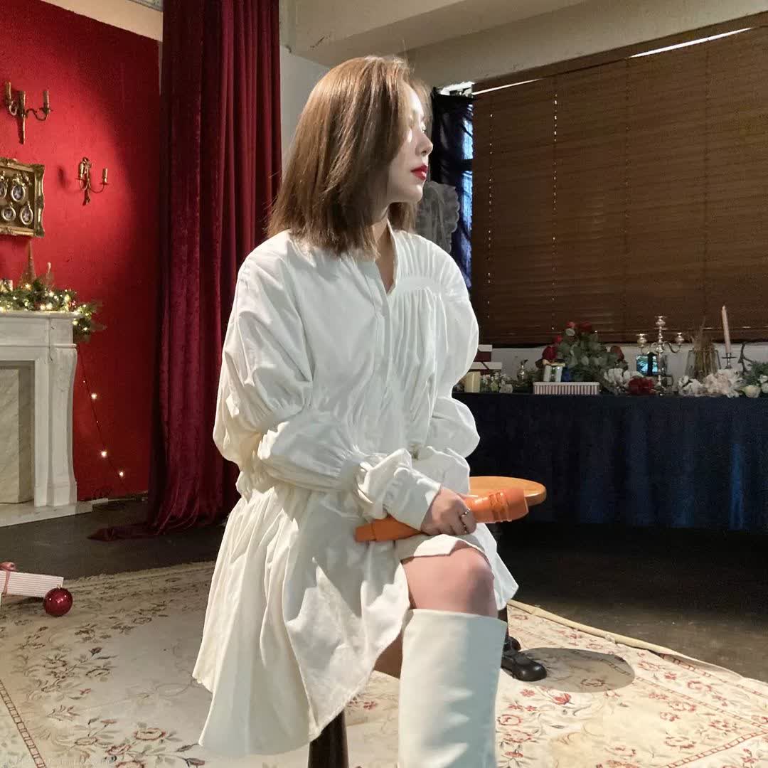 lunaestreIIad0s's tweet photo. [wheein_from.paeyong IG]
——
#MAMAMOO #Wheein
#마마무 #휘인
@THEL1VE_LABEL
[#SoloChristmasBehindWheeind]
Hello. This is #BehindWheeind incharge paeyong!👊🏻 Solo Christmas love~ where are you~🎶 How can you leave after I paint you~Even if you are far away~someday~🎵 https://t.co/C7NFsXg1Zx