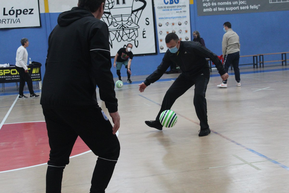 colpbol's tweet photo. En pleno I Encuentro Transnacional de Colpbol con los partners europeos del proyecto @EuColpbol 🇪🇺💚🏐 El Colpbol herramienta de mejora de la calidad de vida de las personas con diversidad funcional en Europa #sport #inclusion #Diversity #Colpbol #ErasmusPlus @EUErasmusPlus https://t.co/lhuG6XCYBR