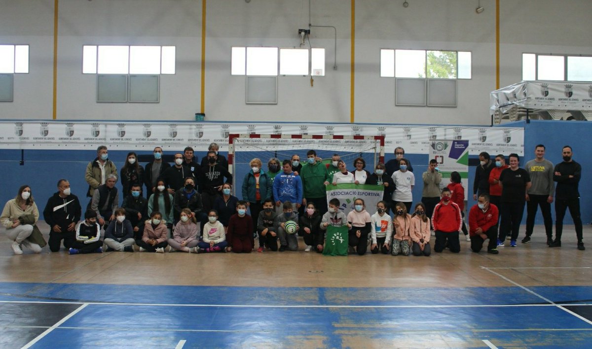 colpbol's tweet photo. En pleno I Encuentro Transnacional de Colpbol con los partners europeos del proyecto @EuColpbol 🇪🇺💚🏐 El Colpbol herramienta de mejora de la calidad de vida de las personas con diversidad funcional en Europa #sport #inclusion #Diversity #Colpbol #ErasmusPlus @EUErasmusPlus https://t.co/lhuG6XCYBR