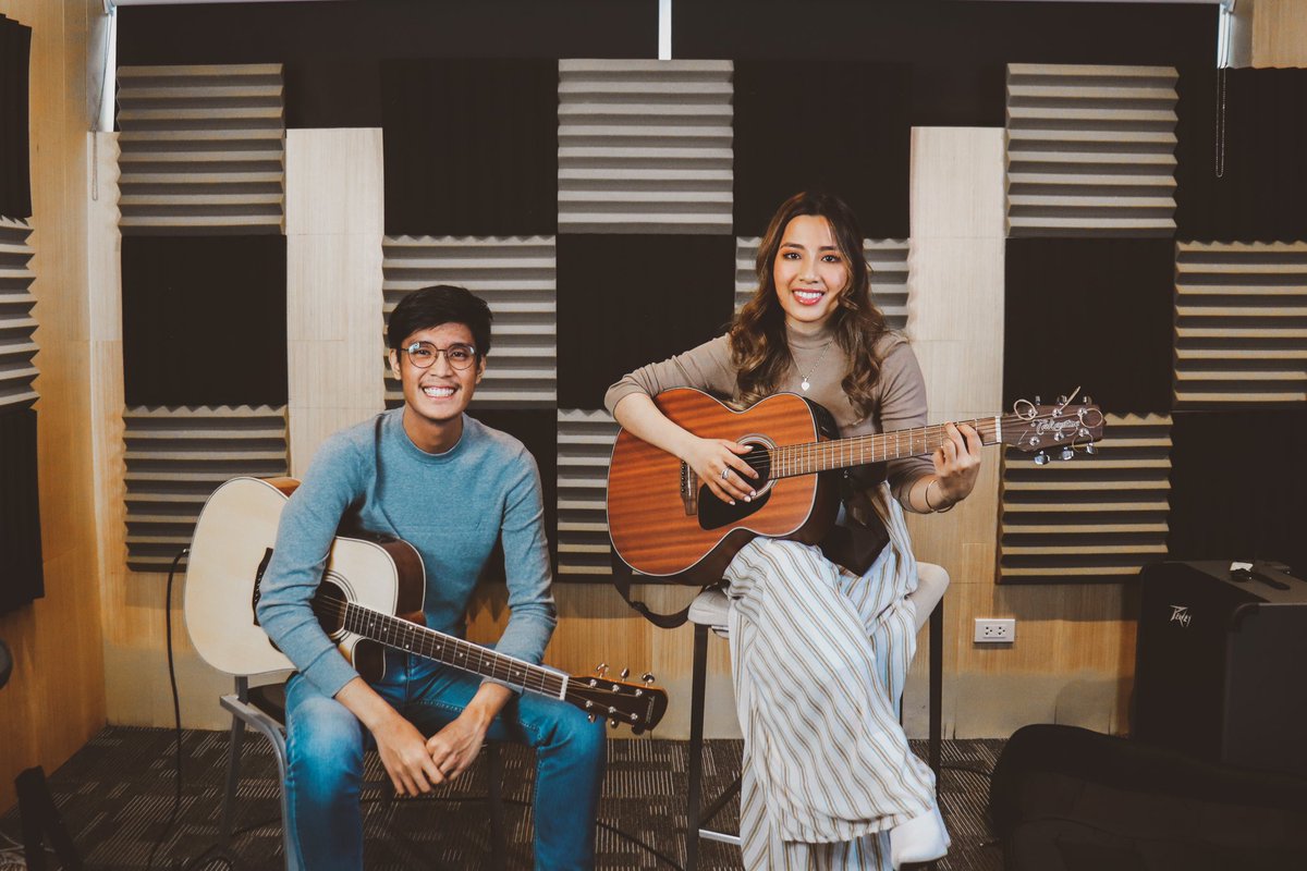 #GloriousLive is out in a few hours! Wait, wait totoo ba to hahaha 🥺🟡

Thank you, <a href="/savedradioph/">SAVED Radio</a> for having me today! Had a great time at the studio. 🤍