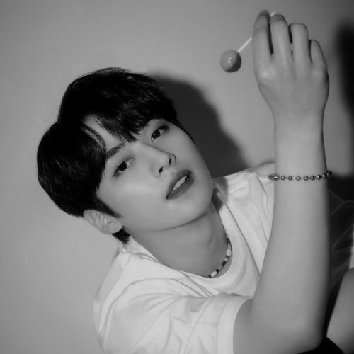 yuwinsvr's tweet photo. Minsung!au🥵

🍬ɮօʏ, ɨ'ʍ ʏօʊʀ ċaɮɖʏ🍭

Lee Minho em puro desespero e em estágio terminal de sua doença, resolve correr atrás de seus últimos desejos.

Ou

Han Jisung estava indo de mal a pior na faculdade. Com medo de reprovar, resolveu fazer o melhor trabalho que a + https://t.co/4Mx1Ye6bRb
