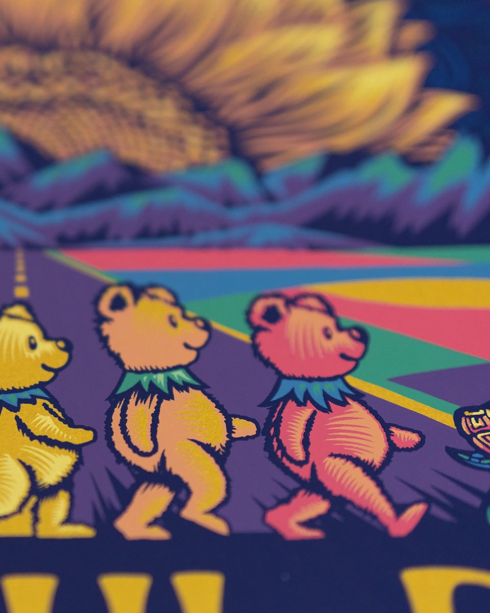 TheHalfandHalf's tweet photo. @GratefulDead #screenprint designed by @ToddSlaterART for @BottleneckNYC. Shown here #screenprinted 10/0 onto @NeenahPaper Stardream Fine Gold. https://t.co/yyMOpgdm3E