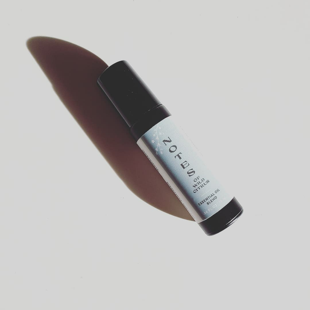 Notes of Wild Citrus harnesses the invigorating scent of our most popular Top Note Body Oil in an easy to use roller ball applicator. 
For a mood booster, apply to pulse points (neck,wrists,temples) throughput the day. Breathe in deeply and experience the aromatherapy benefits.