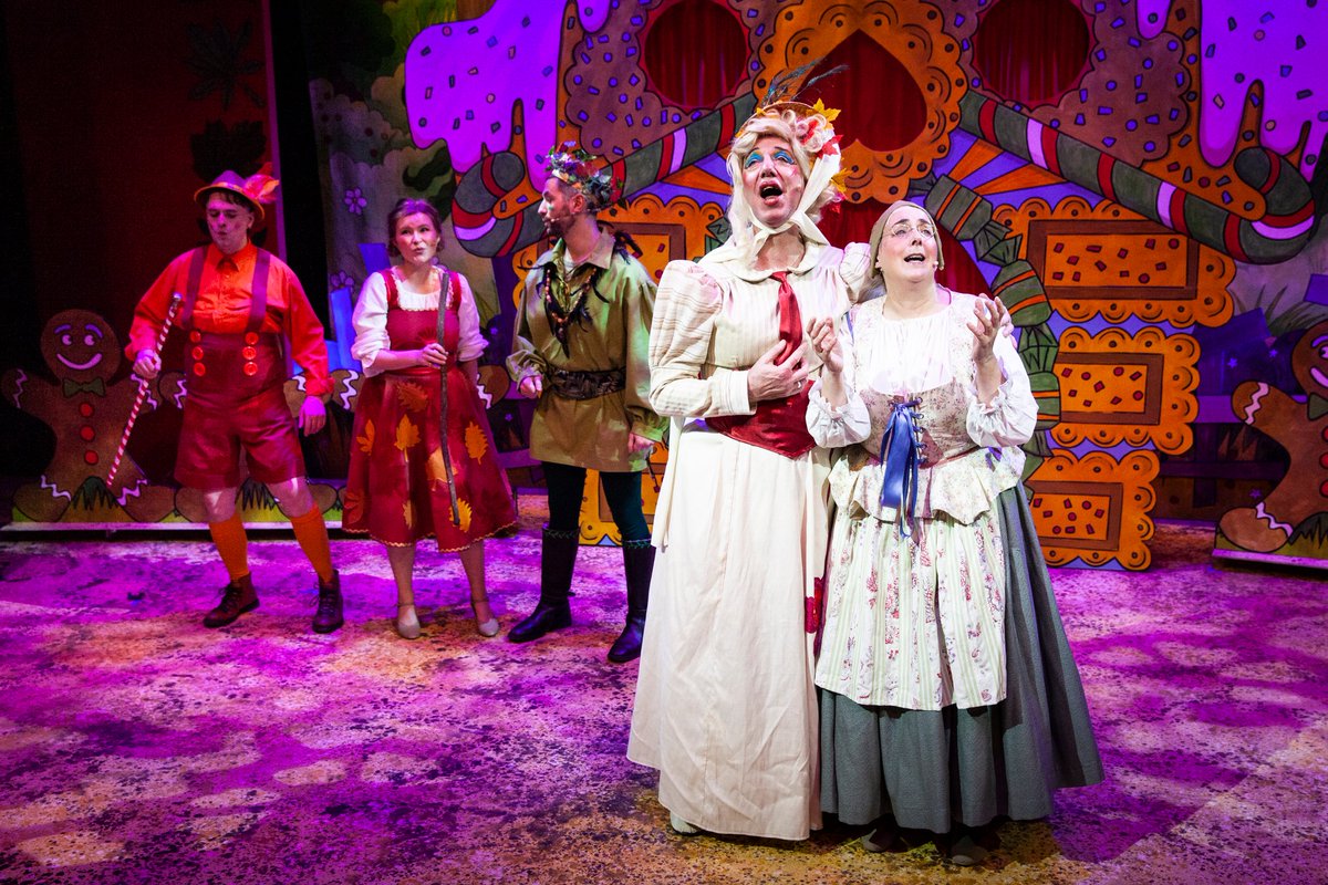 Still looking for a Christmas treat? There are still a few tickets left for The Brunton’s hilarious panto Hansel and Gretel. None on the day you’re looking for? It’s always worth checking for returns.
Pic credit Robin Mitchell
<a href="/TheBrunton/">The Brunton</a>
