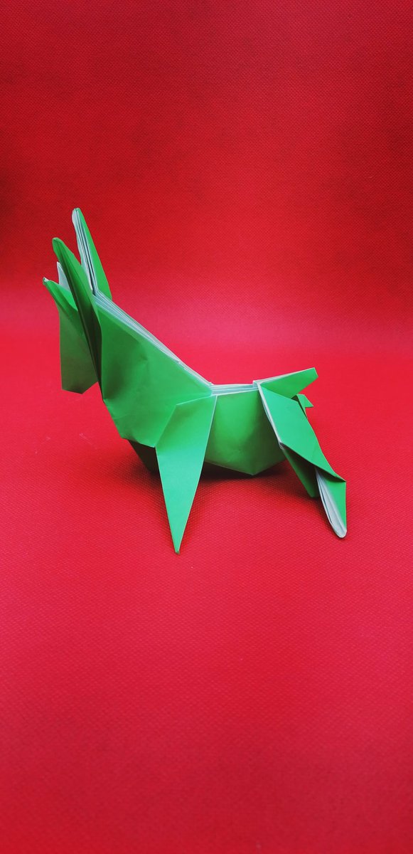 haidewiets's tweet photo. Holiday Red
Festive flat....(imagine Bambi on ice, or a green Deer.....this one stands, and rear legs splits very nicely) 

Deer
Kim Do-ul

#deer #kimdoul #green #splits 
#김도울 #festive #flat #stander #holidays2021 
#haidewiets  #ZheZhi  #origami 
#h折り紙 #摺紙 https://t.co/BAjT11zhpa