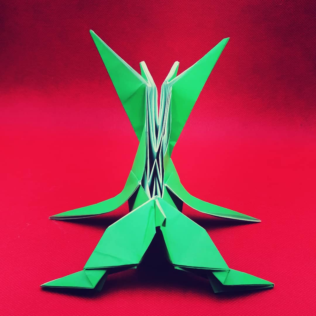 haidewiets's tweet photo. Holiday Red
Festive flat....(imagine Bambi on ice, or a green Deer.....this one stands, and rear legs splits very nicely) 

Deer
Kim Do-ul

#deer #kimdoul #green #splits 
#김도울 #festive #flat #stander #holidays2021 
#haidewiets  #ZheZhi  #origami 
#h折り紙 #摺紙 https://t.co/BAjT11zhpa