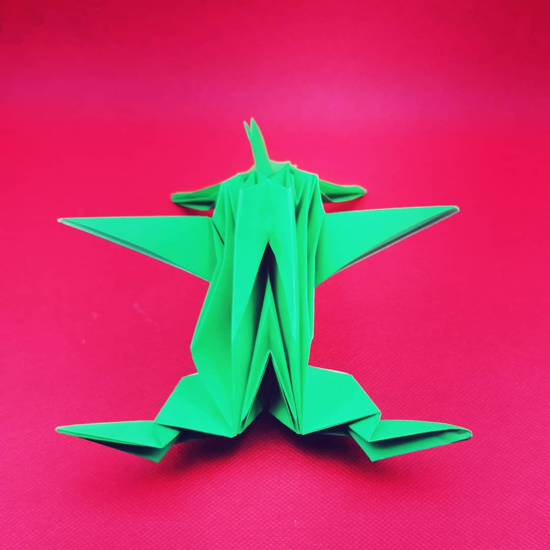 haidewiets's tweet photo. Holiday Red
Festive flat....(imagine Bambi on ice, or a green Deer.....this one stands, and rear legs splits very nicely) 

Deer
Kim Do-ul

#deer #kimdoul #green #splits 
#김도울 #festive #flat #stander #holidays2021 
#haidewiets  #ZheZhi  #origami 
#h折り紙 #摺紙 https://t.co/BAjT11zhpa