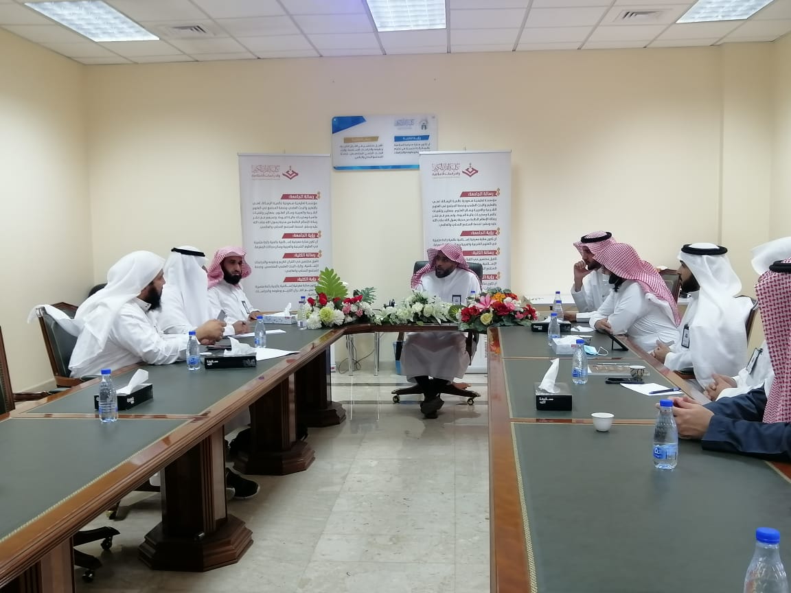 anawenmed's tweet photo. في إطار تهيئة برامج #كلية_القرآن_الكريم للتحول إلى نظام ثلاثة فصول، استقبلت الكلية أعضاء لجنة المتابعة في برنامج مطور؛ لمناقشة منجزات الكلية وأبرز التحديات في تطبيق نظام الفصول الثلاثة وسبل حلها.
#المدينة_المنورة https://t.co/8sn8XOsKRv