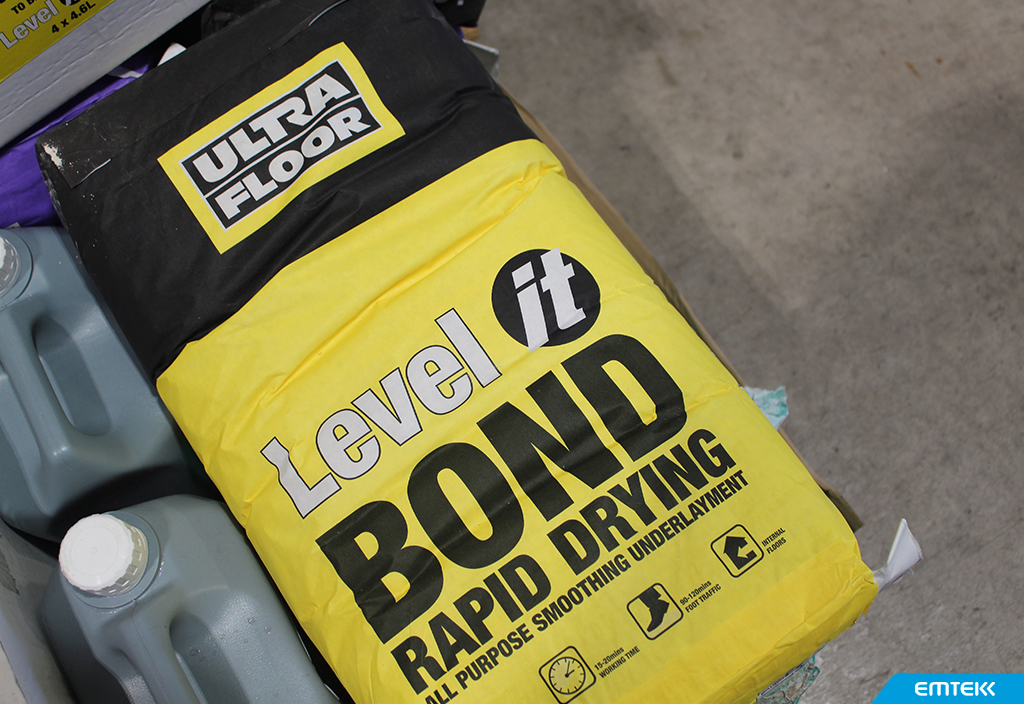 EmtekIreland's tweet photo. NEED FOR SCREED ✌️ 

A two-part compound comprising of a bottle and bag, @Ultra_Floor Level IT BOND is a rapid curing flooring screed with exceptional adhesion characteristics. Read more: https://t.co/UfTsGJhXNX #flooring #screed #levelitbond #materials #flooringcontractor https://t.co/CiD5xw3i2j