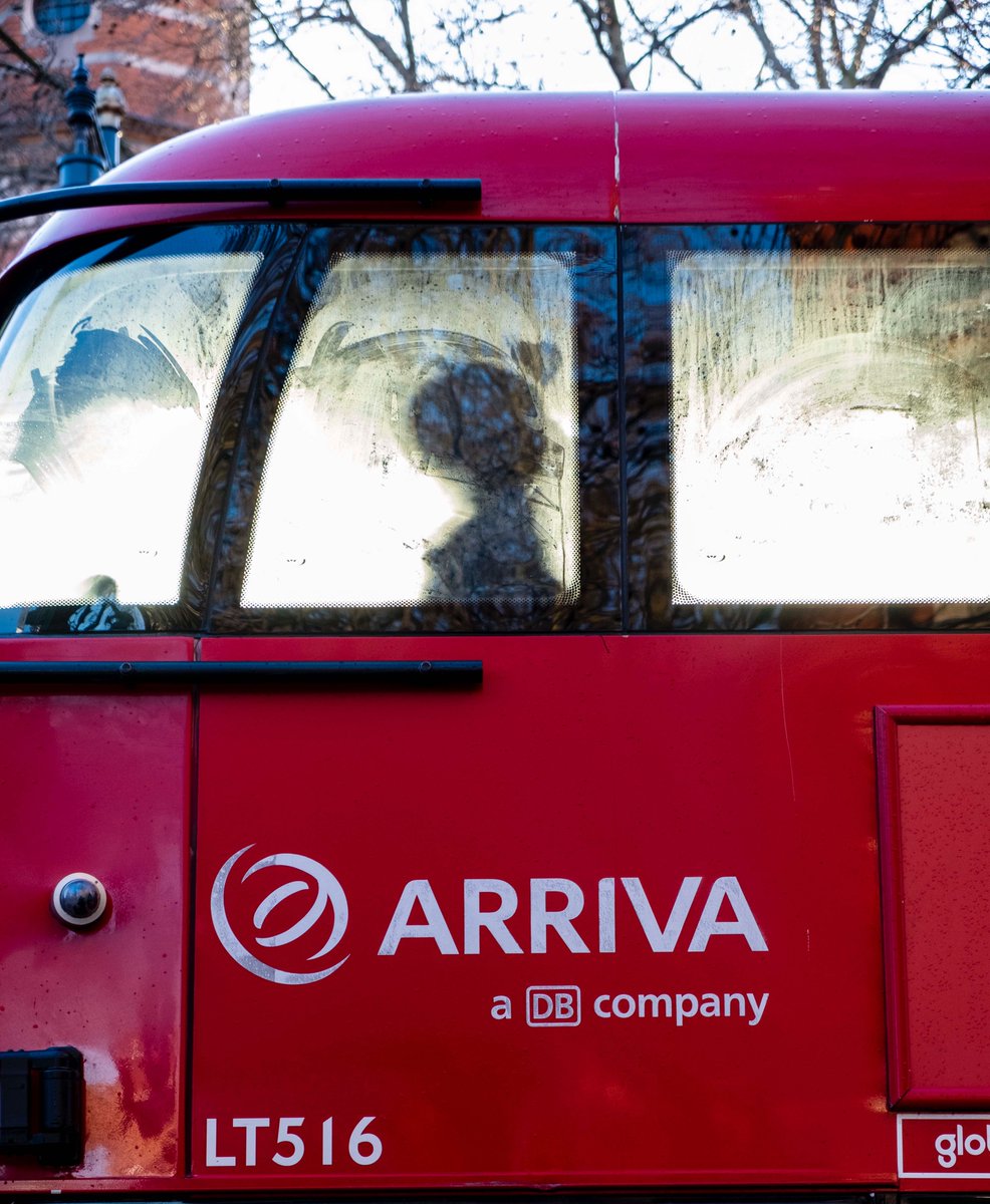 jeff_sof's tweet photo. #arriva #arrivabuses #alien #streetphotography #londonlife #theunexplained https://t.co/hmqokemNLt