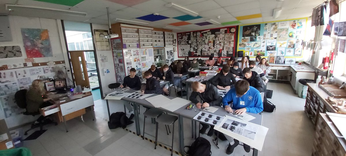 SHS_SixthForm's tweet photo. First up it's our @SherburnArt taster session with Ms. Welsh. Our Year 11s are getting creative with charcoal this morning - top stuff!
@sherburnhigh #JoinUs #TeamSherburn https://t.co/3AveQhItFH