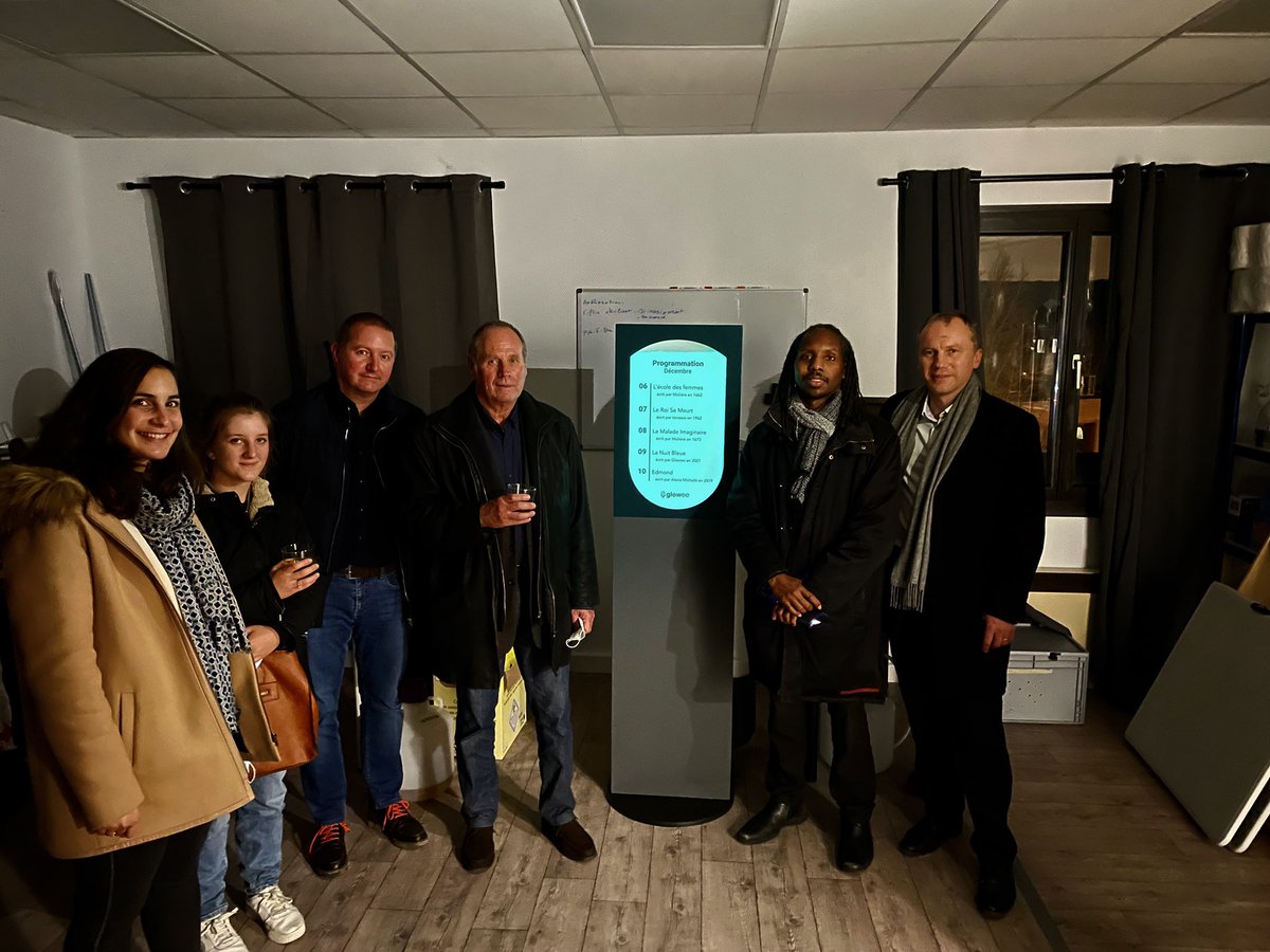 Glowee (@weloveglowee) on Twitter photo When the amazing team from <a href="/Rambouillet_78/">Mairie de Rambouillet</a> comes to visit the prototype of our collaboration 🚀✨🔥 #villededemain #innovation #team #collaboration #workhard #client When the amazing team from <a href="/Rambouillet_78/">Mairie de Rambouillet</a> comes to visit the prototype of our collaboration 🚀✨🔥 #villededemain #innovation #team #collaboration #workhard #client