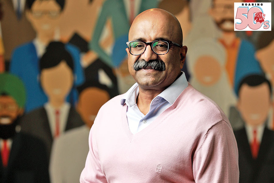 scripbox's tweet photo. Our Founder &amp; CEO, @atulshinghal talks about @scripbox being a decade wiser, about being invested in our clients, and the push he needed to take this entrepreneurial plunge. Read his interview with @ForbesIndia here.

#Roaring50s #FeaturedOnForbes  

https://t.co/5O0S5kqWd2 https://t.co/uW5g1PiFwg
