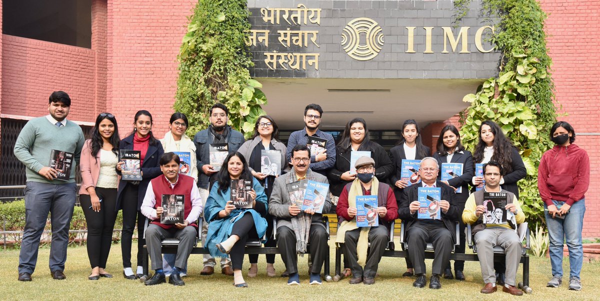 IIMC_India's tweet photo. DG, #IIMC @ProfSanjay_IIMC congratulated Prof. @AnubhutiYadava, CD (ADPR) &amp; students for four issues of Baton Magazine during 2020-21. Prof. V. K. Bharti (Head, Publ.), Prof. @govind24 (Dean, Academic), Prof. @pramodsaini69 (DSW) &amp; Dr. @pawankoundal (Asst. Ed.) were also present. https://t.co/bsCkZ7PSGo